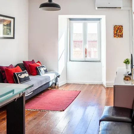 Lisbon Apartment, Historic Charm & Cosy Living In Old Santana Hill-2